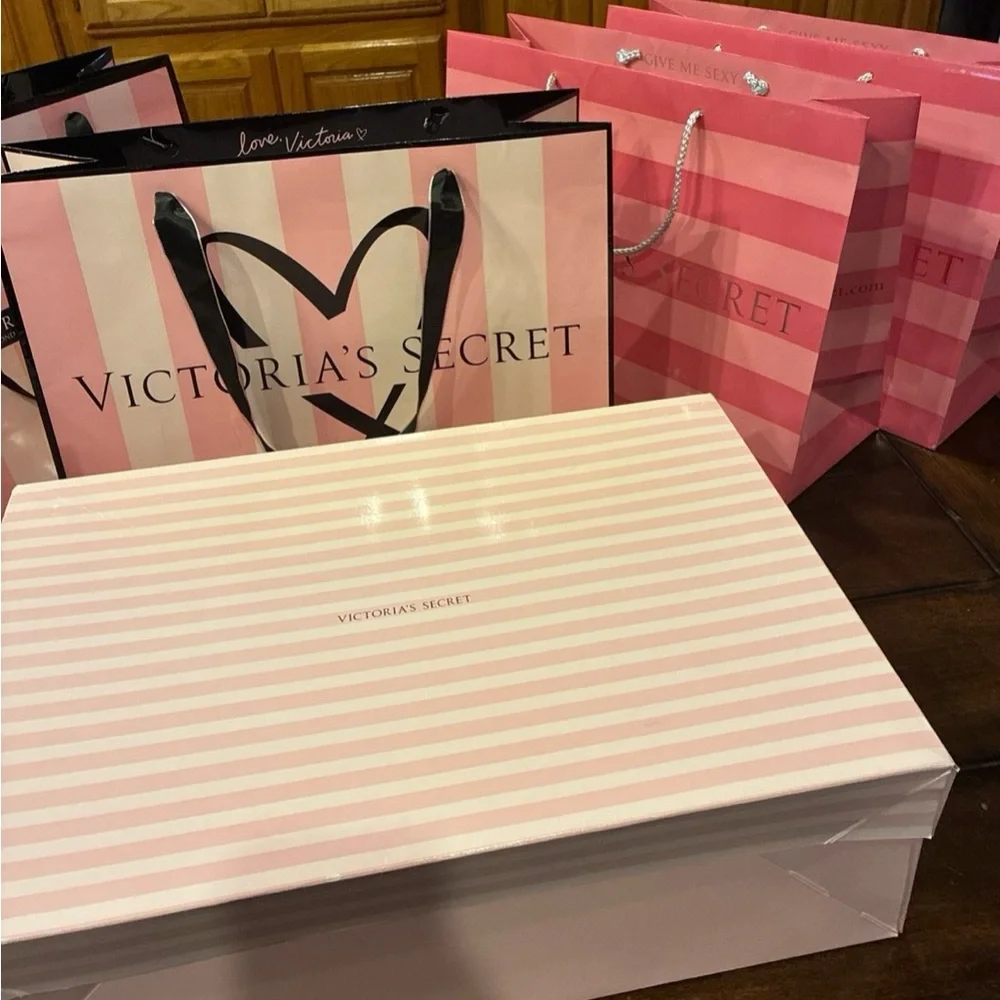 7 Victoria’s Secret Gift Bags and Boxes - Assorted